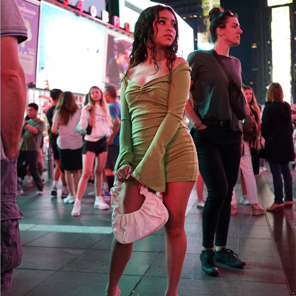 Good condition , very nice dress. im 5’0 for reference